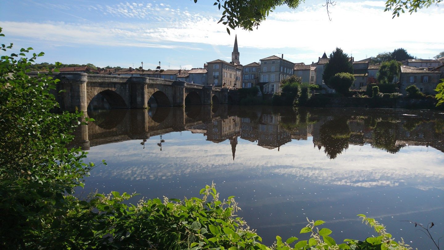 Confolens, Petite cité de caractère